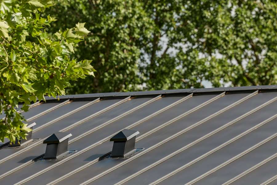 Botilbud med særligt fokus på bæredygtighed med tag i stålprofiler, Kirke Værløsevej 52, 3500 Værløse